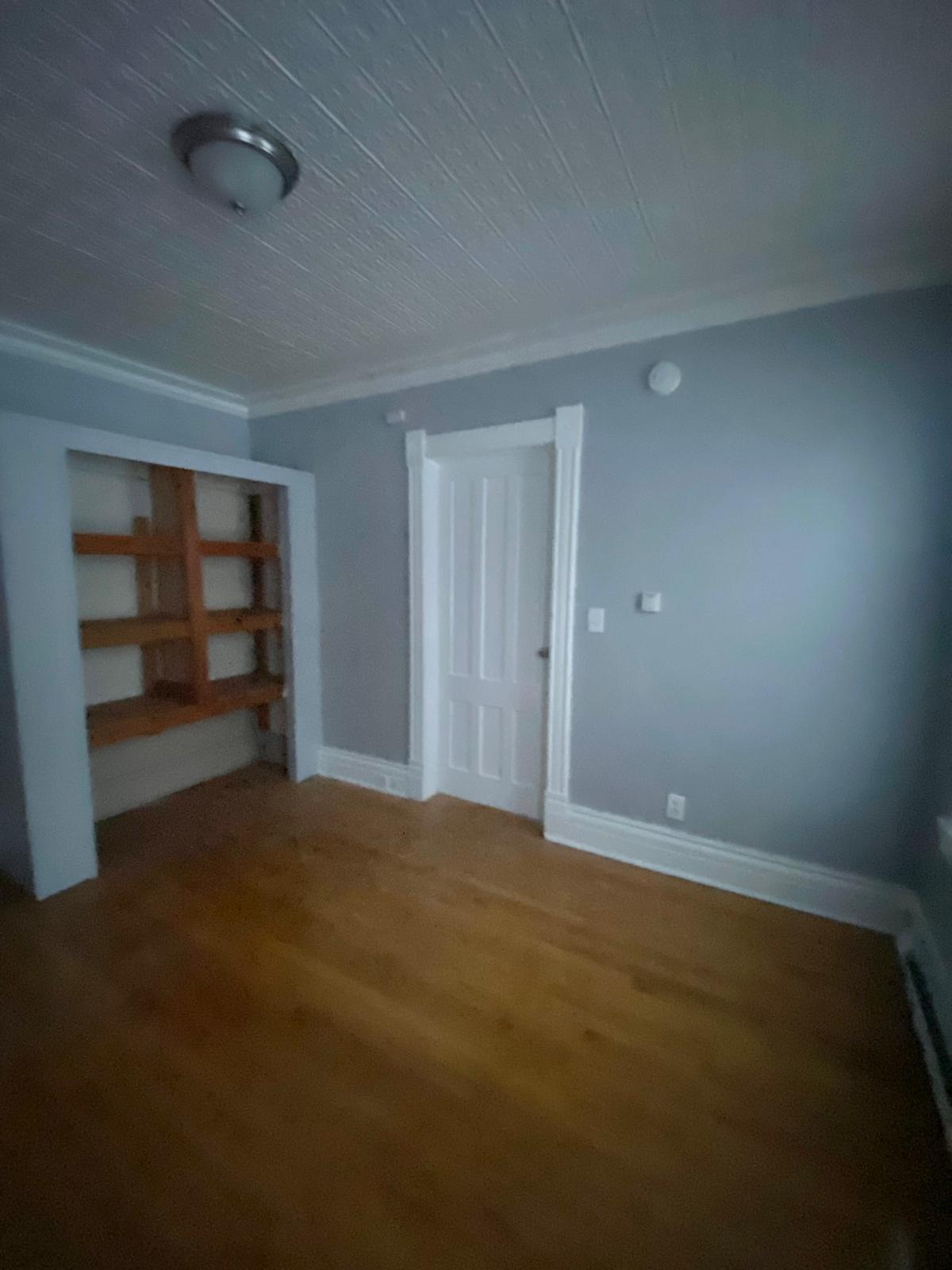 746 East Laurel Street - 2F